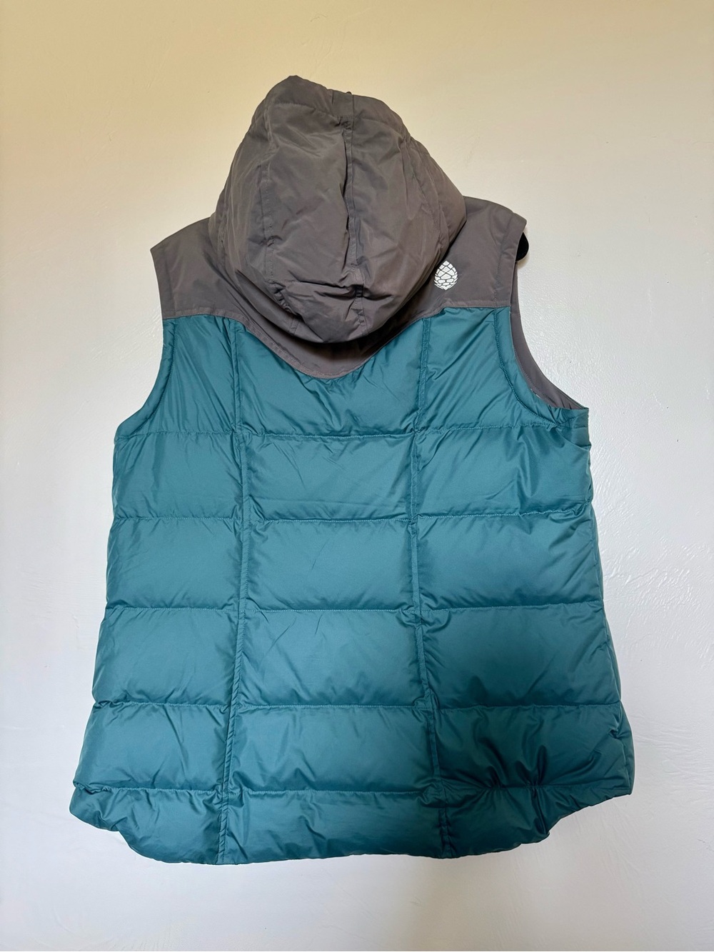 Stio W’s Woodson Down Hooded Vest - Picture 4 of 4